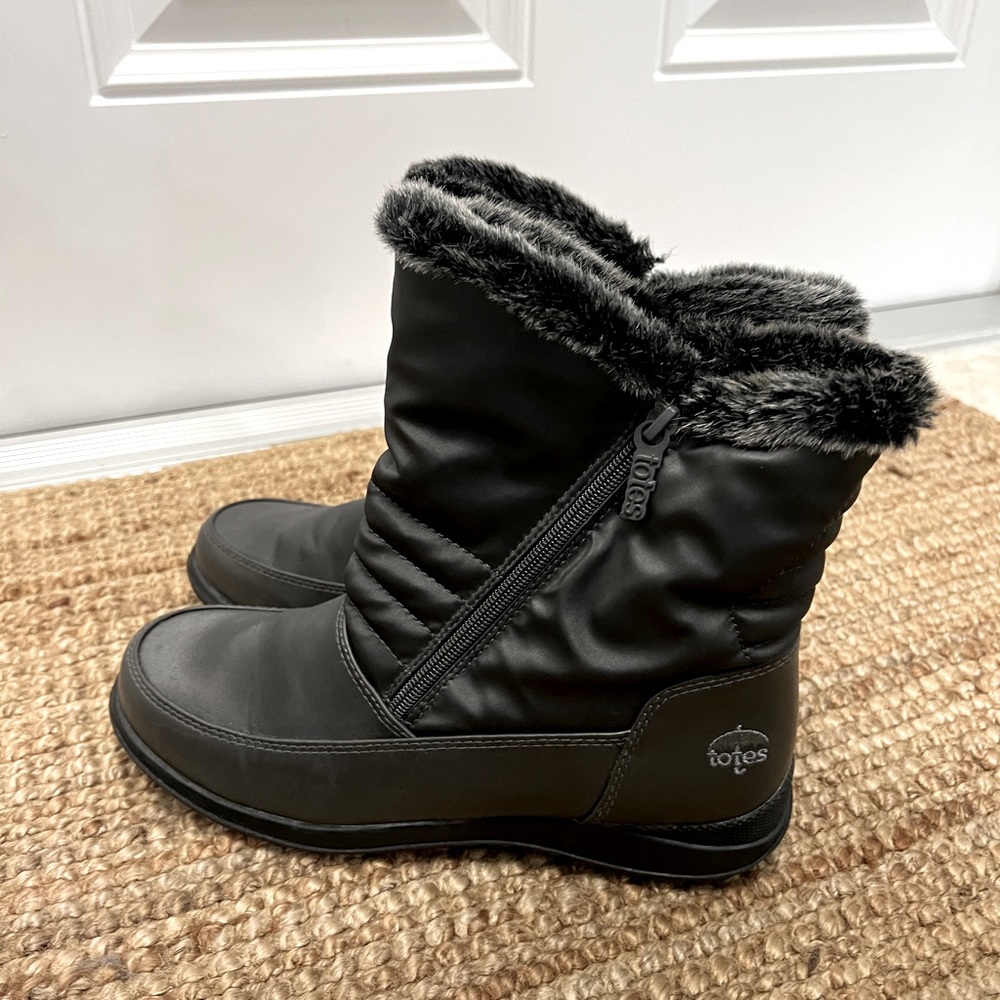 Totes Snow Boots